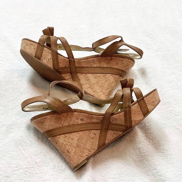 Guess Cork Wedge Sandals Leather Strappy Brown Bow Tan Size 8.5 M 5” Heel - Picture 6 of 10